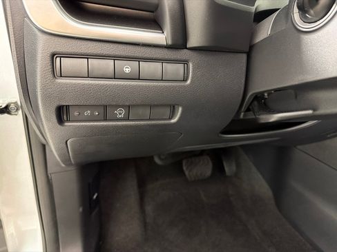 Used 2023 Nissan Rogue SV FWD image 14