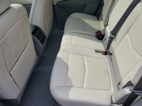 Certified 2024 Cadillac XT5 Premium Luxury w/ LPO, Floor Liner Package AWD/4WD image 31