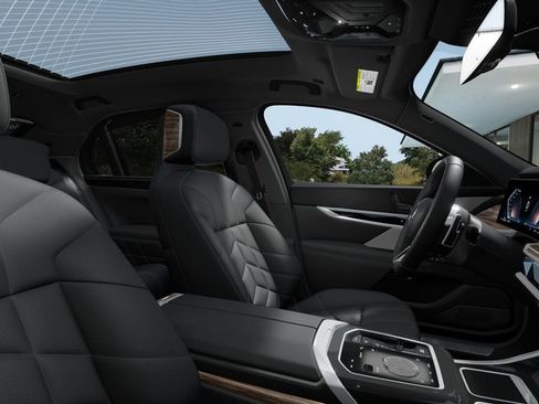 New 2026 BMW 760i xDrive w/ Executive Package AWD/4WD image 36