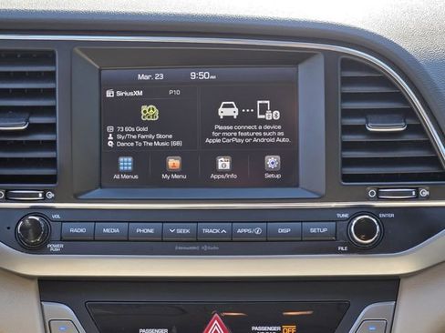 Used 2017 Hyundai Elantra SE image 16