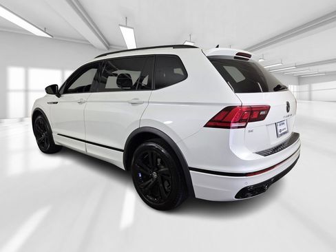 Used 2024 Volkswagen Tiguan SE R-Line FWD image 5