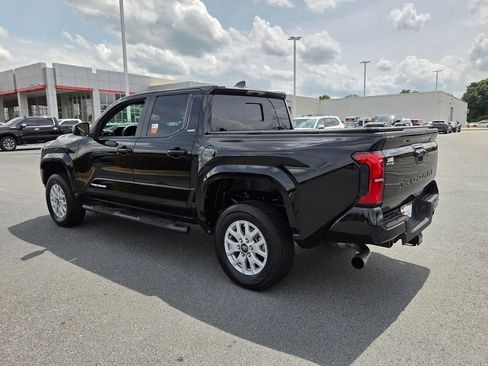 Used 2024 Toyota Tacoma SR5 w/ SR5 Upgrade Package RWD image 9