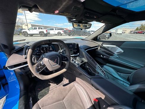 Used 2023 Chevrolet Corvette Stingray Premium Cpe w/ 3LT image 3