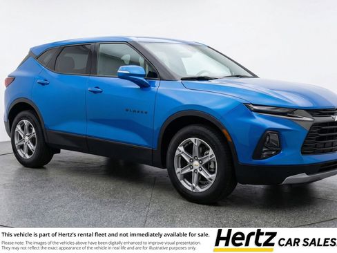 Used 2025 Chevrolet Blazer LT image 1