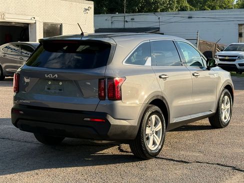 Used 2023 Kia Sorento LX FWD image 5