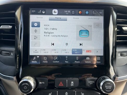 Used 2022 RAM 2500 Laramie w/ Body Color Bumper Group image 24