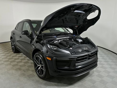 New 2026 Porsche Macan image 34
