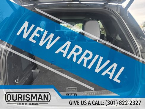 Used 2025 Ford Explorer ST-Line w/ Premium Package image 15