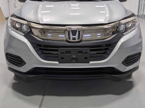 Used 2019 Honda HR-V LX image 2