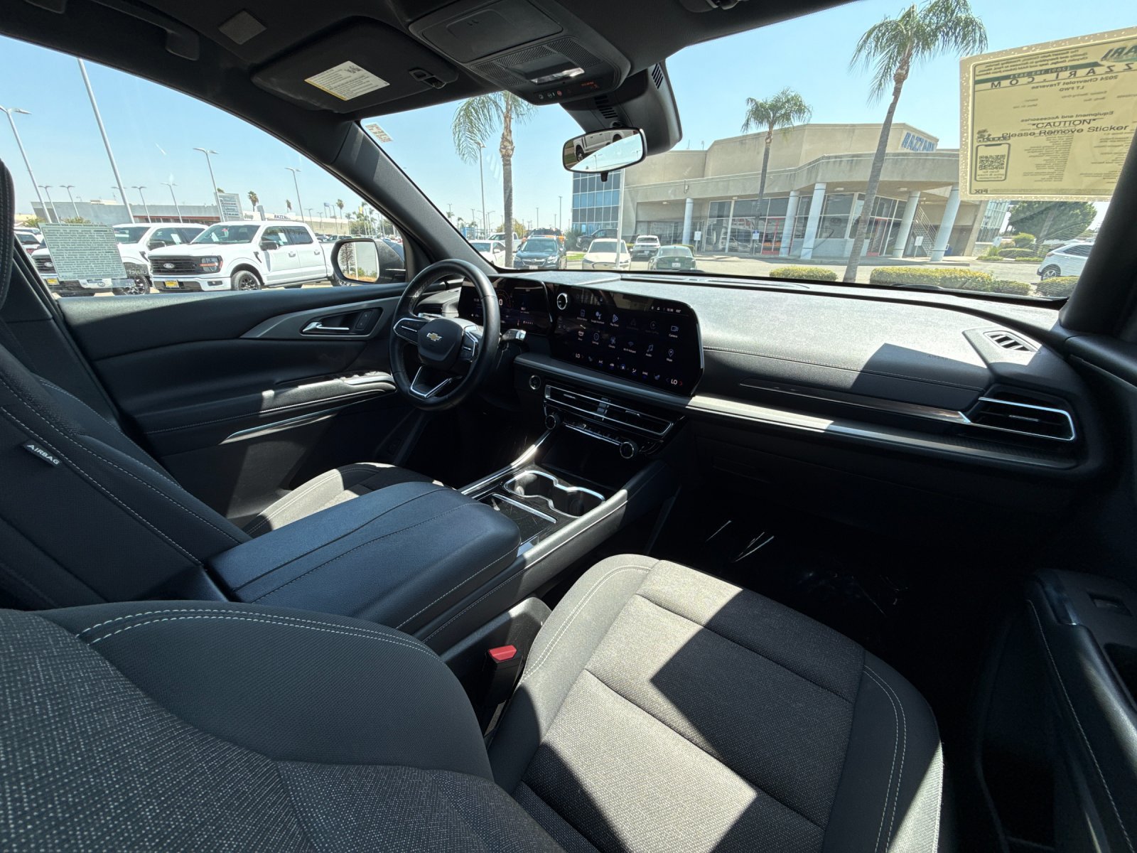 Used 2024 Chevrolet Traverse LT FWD image 16