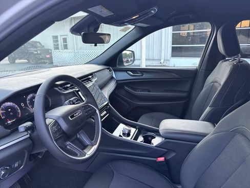 New 2024 Jeep Grand Cherokee Limited 4xe w/ Luxury Tech Group II image 2