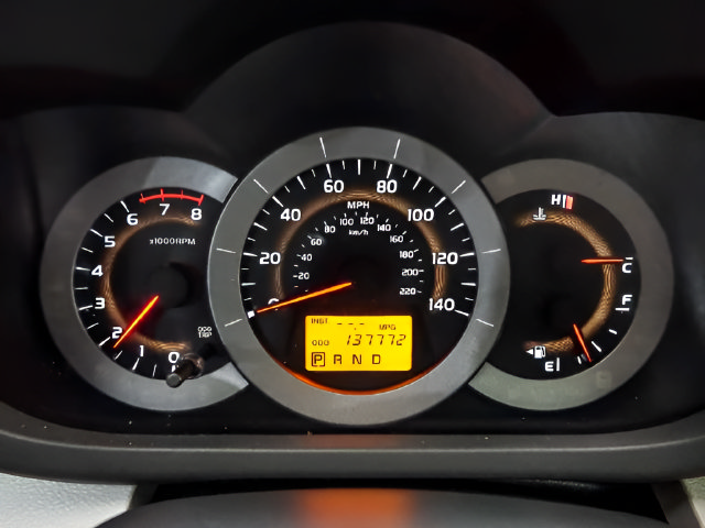 Used 2011 Toyota RAV4 Limited w/ Limited Extra Value Pkg AWD/4WD image 16