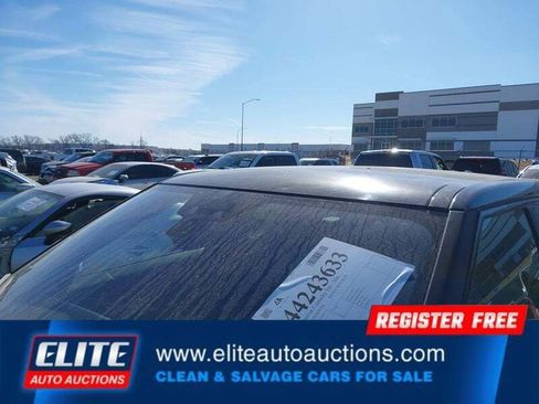 Used 2016 Land Rover Range Rover Evoque SE image 12