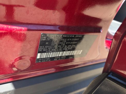 Used 2022 Toyota RAV4 XLE w/ XLE Grade Weather Package AWD/4WD image 25