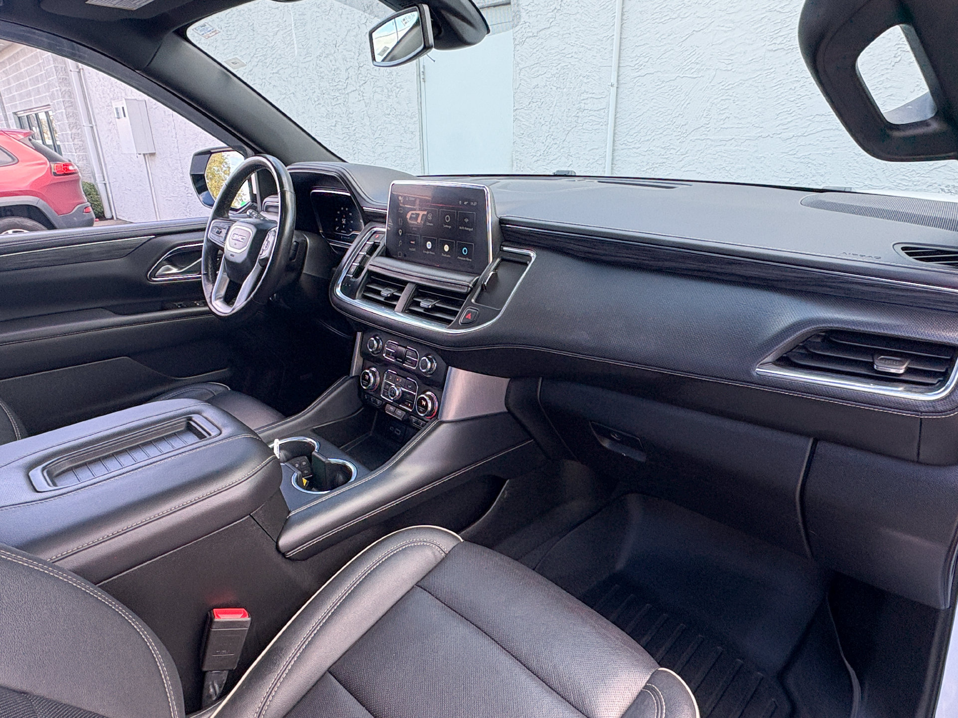 Used 2022 GMC Yukon XL SLT w/ SLT Luxury Package AWD/4WD image 24