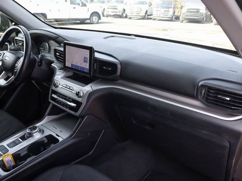 Used 2022 Ford Explorer XLT image 34