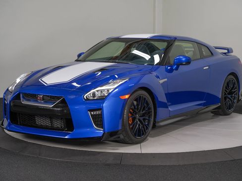 Used 2020 Nissan GT-R Premium AWD/4WD image 6