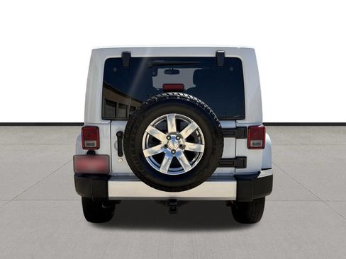 Used 2014 Jeep Wrangler Unlimited Sahara w/ Connectivity Group AWD/4WD image 6