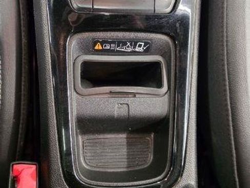 Used 2018 Chevrolet Cruze Premier FWD image 31