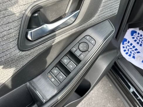 Used 2023 Nissan Rogue SV image 15