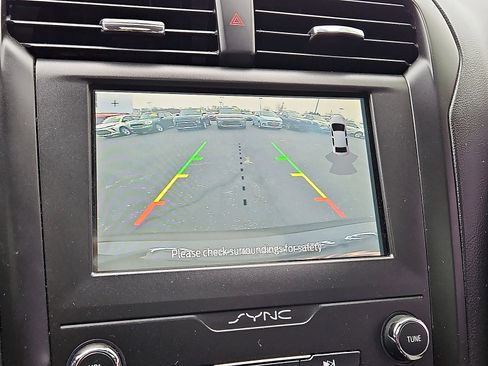 Used 2020 Ford Fusion SE w/ Equipment Group 151A FWD image 15