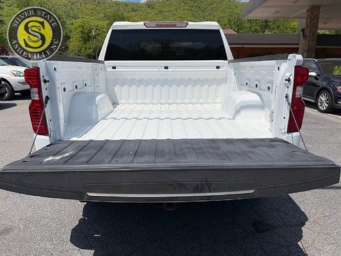Used 2023 Chevrolet Silverado 1500 LT AWD/4WD image 23