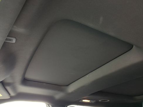 Used 2015 Ford Explorer XLT w/ Equipment Group 202B image 17