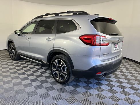 Used 2025 Subaru Ascent Touring w/ Popular Package #2 AWD/4WD image 3