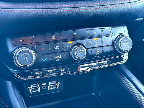 Used 2023 Dodge Durango GT image 34