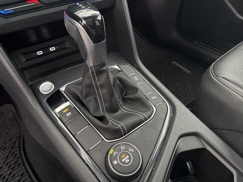 Certified 2023 Volkswagen Tiguan SE R-Line image 21