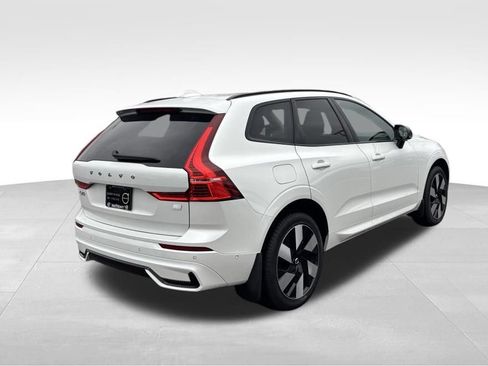 Used 2024 Volvo XC60 T8 Plus w/ Climate Package AWD/4WD image 39