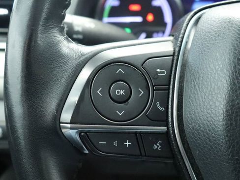 Used 2020 Toyota Camry XLE image 28