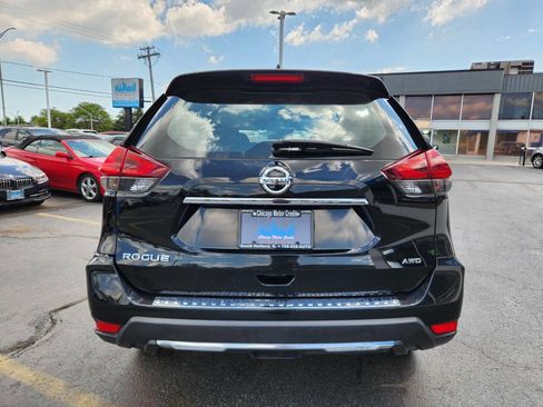 Used 2019 Nissan Rogue S image 9