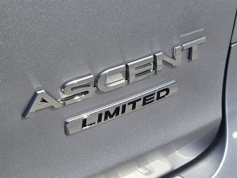 Used 2022 Subaru Ascent Limited w/ Technology Package image 11