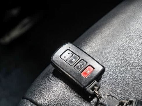 Used 2014 Toyota RAV4 Limited w/ Technology Package image 29