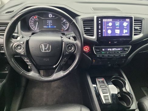 Used 2018 Honda Pilot Touring image 22