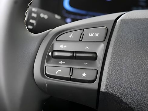 New 2025 Hyundai Venue Limited FWD image 25