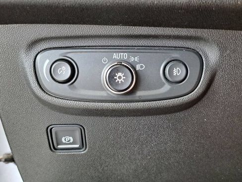 Used 2020 GMC Terrain SLT FWD image 13