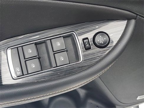 Certified 2016 Chevrolet Impala LTZ w/ Enhanced Convenience Package image 16