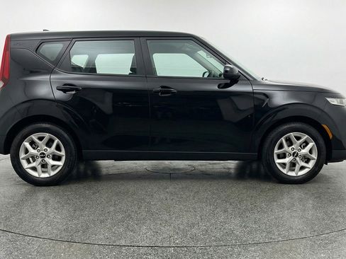 Used 2025 Kia Soul LX w/ LX Technology Package image 11