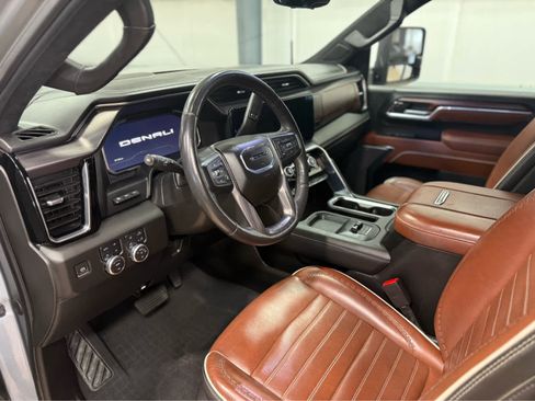 Used 2024 GMC Sierra 3500 Denali Ultimate image 21