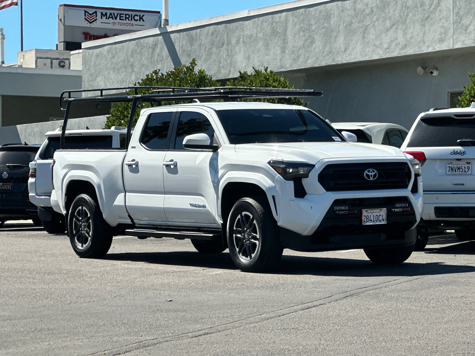 Used 2024 Toyota Tacoma SR5 AWD/4WD image 8