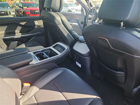New 2026 Lincoln Navigator Reserve w/ Jet Appearance Package AWD/4WD image 24