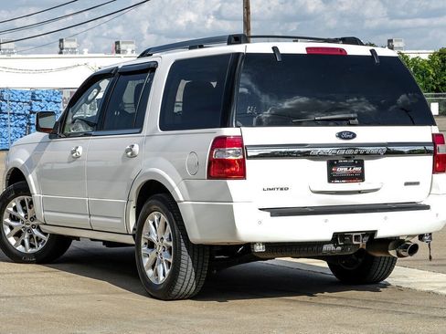 Used 2017 Ford Expedition Limited w/ Equipment Group 301A RWD image 11