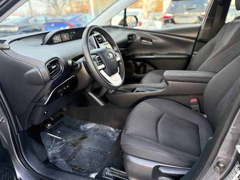 Certified 2018 Toyota Prius Two image 14