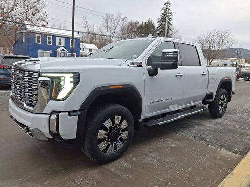 New 2026 GMC Sierra 2500 Denali w/ Denali Reserve Package image 3