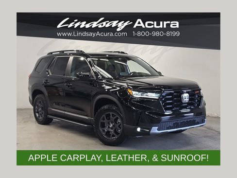 Used 2025 Honda Pilot TrailSport image 1