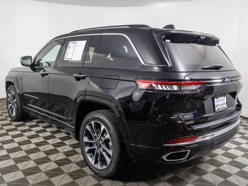 Used 2024 Jeep Grand Cherokee Overland w/ Luxury Tech Group IV AWD/4WD image 23