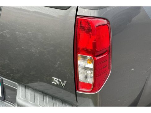 Used 2021 Nissan Frontier SV RWD image 7