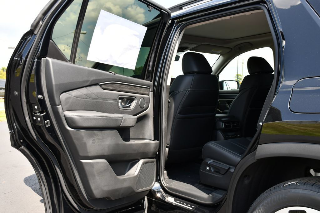 New 2026 Honda Pilot Touring image 19